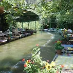 Gorge Club מלון