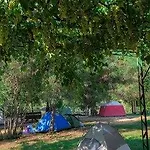 מלון Gorge Club 4*
