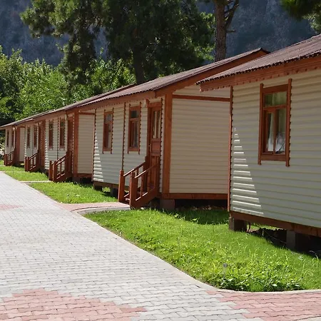 فندق Gorge Club
