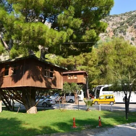 Gorge Club מלון 4*